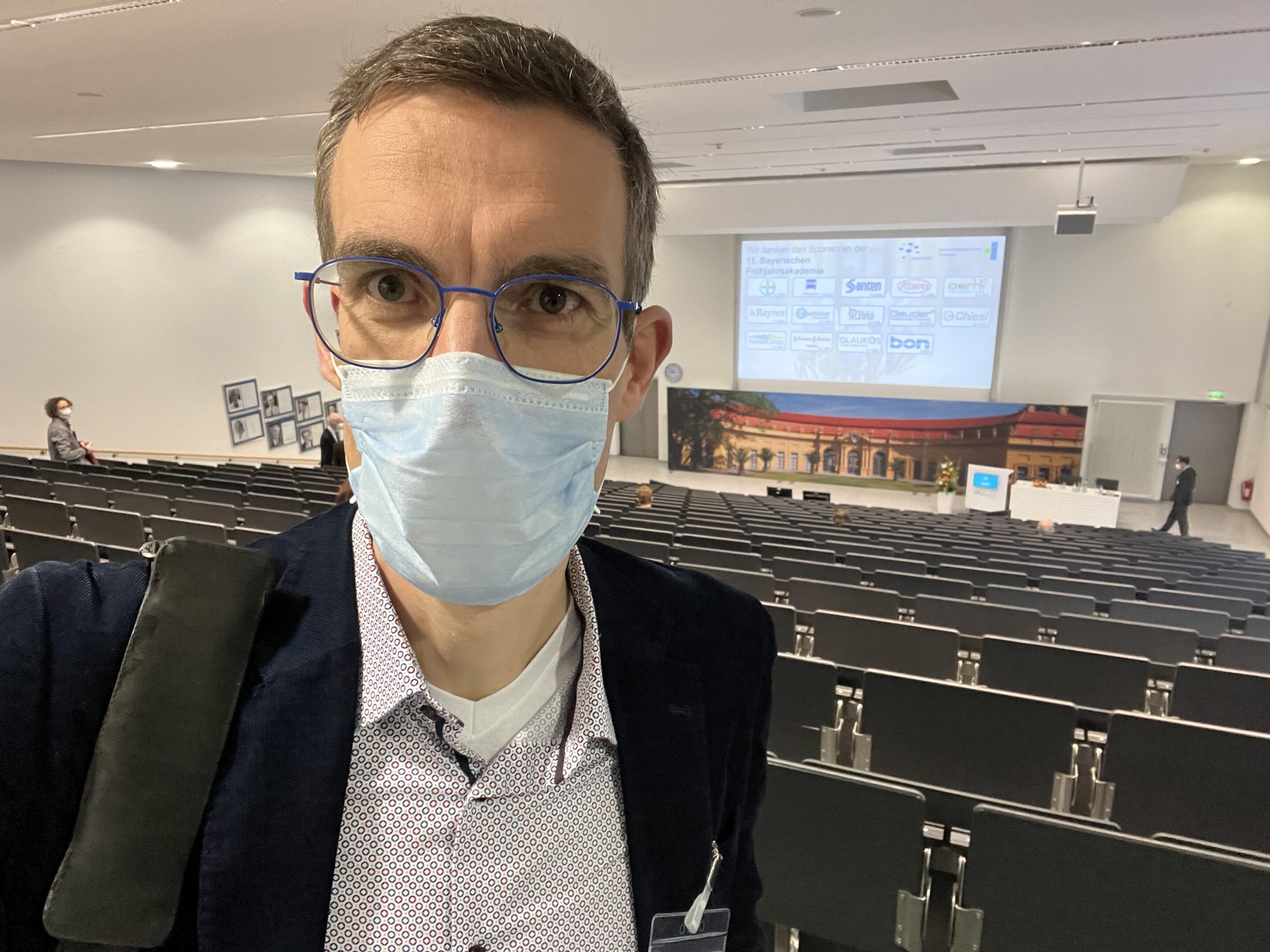 Vortrag zu Sklerallinsen auf der Augenarzttagung am Universitätsklinikum-Augenklinik Erlangen